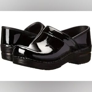 Dansko Professional Patent Leather Clogs EU 39 (US 8.5/9)